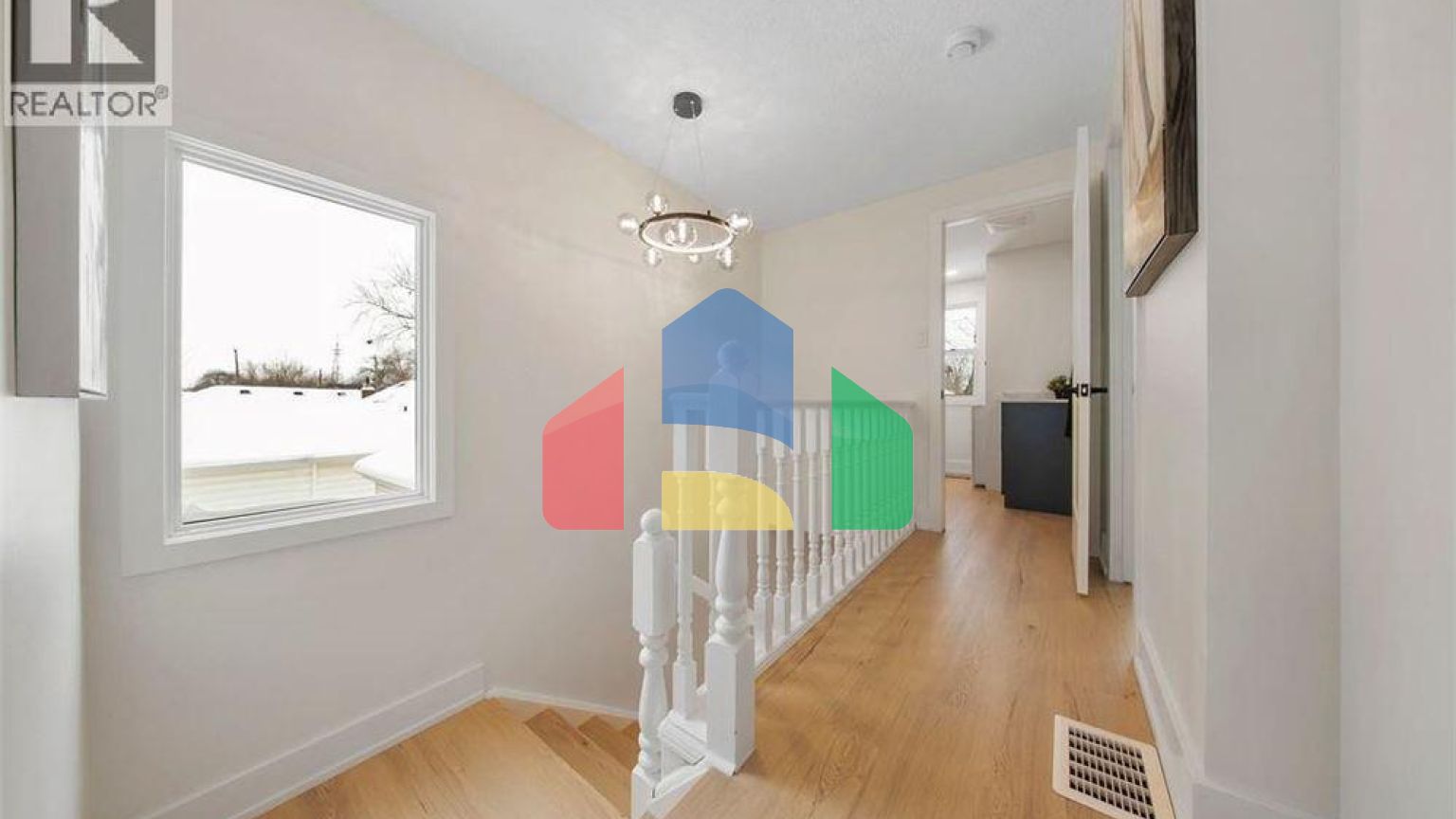 Residential - Single Family Home - Hamilton, Canada - Canada