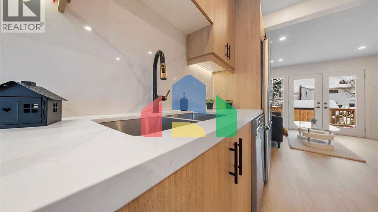 Residential - Single Family Home - Hamilton, Canada - Canada