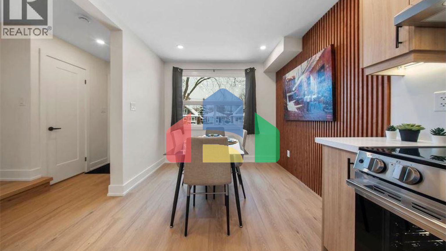 Residential - Single Family Home - Hamilton, Canada - Canada