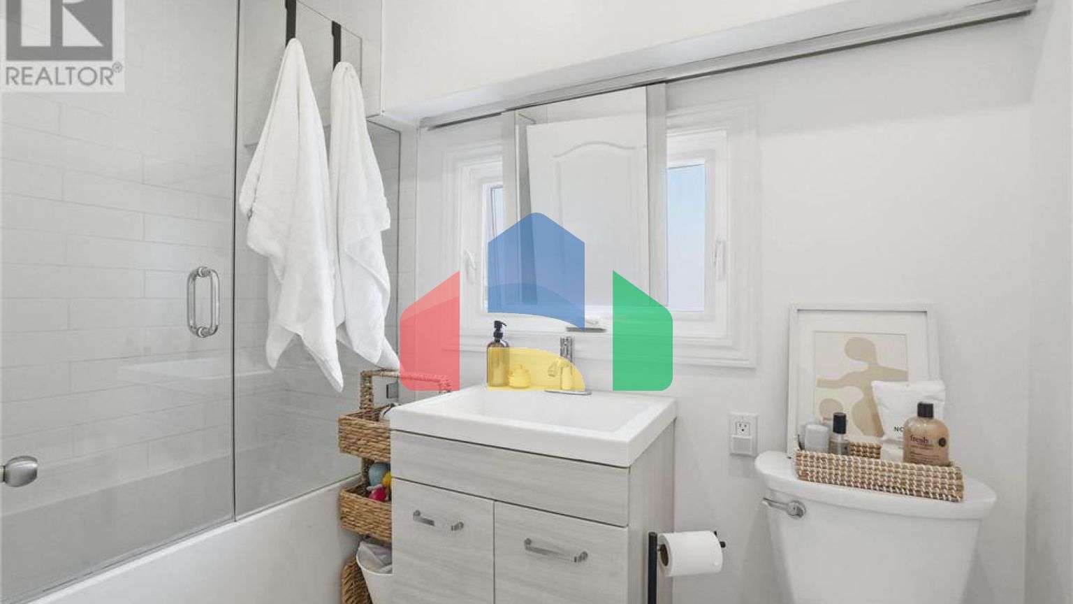 Residential - Single Family Home - Hamilton, Canada - Canada