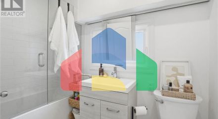 Residential - Single Family Home - Hamilton, Canada - Canada