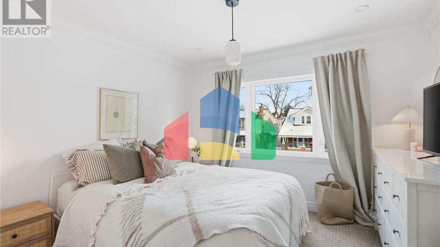 Residential - Single Family Home - Hamilton, Canada - Canada