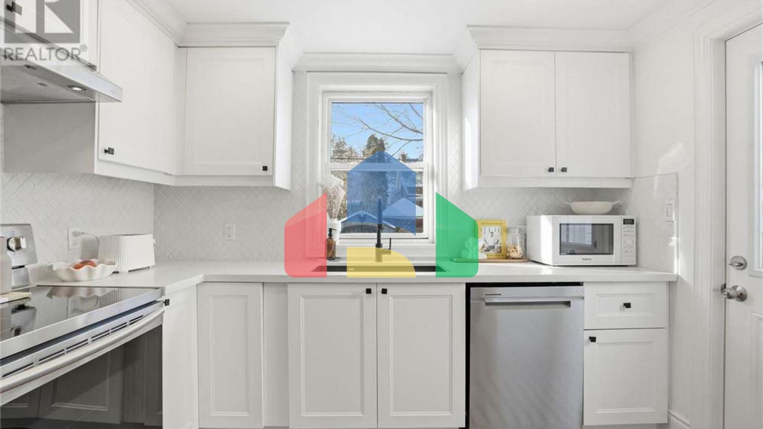 Residential - Single Family Home - Hamilton, Canada - Canada