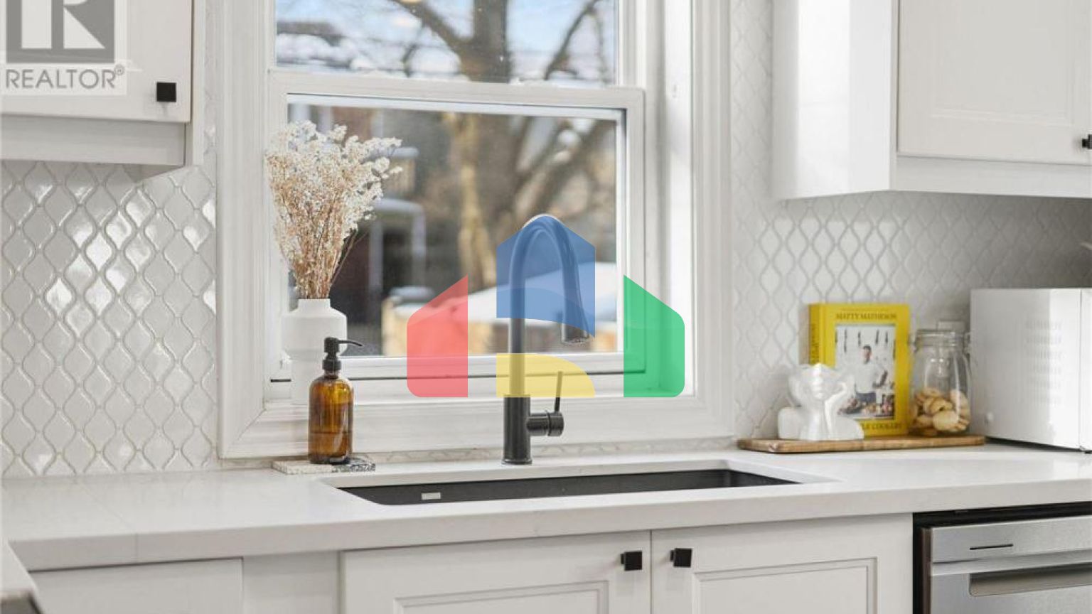 Residential - Single Family Home - Hamilton, Canada - Canada