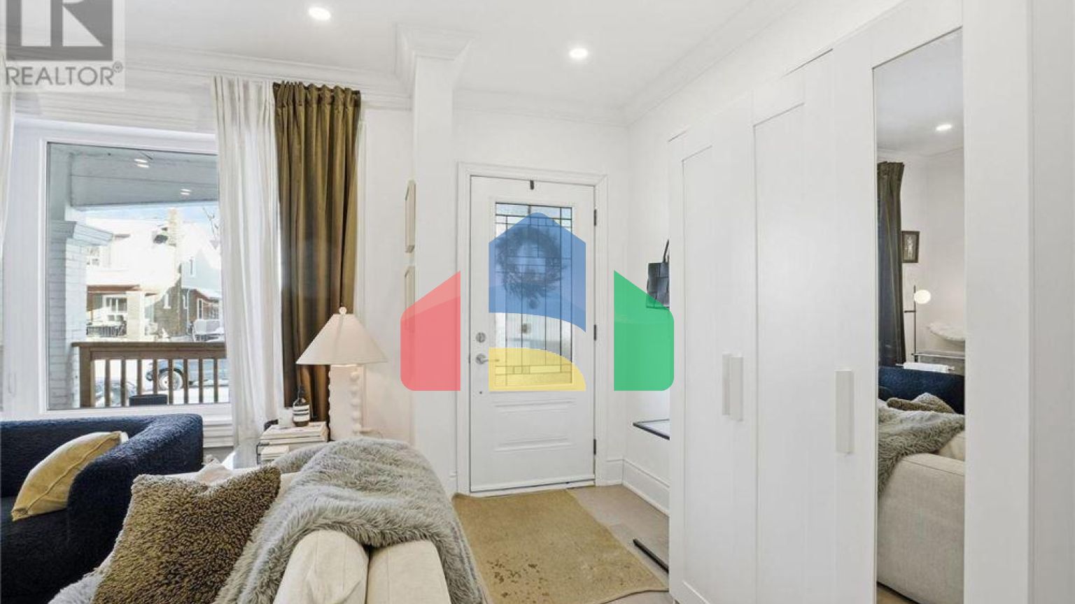 Residential - Single Family Home - Hamilton, Canada - Canada