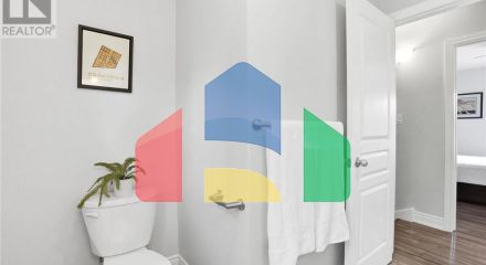 Residential - Single Family Home - Hamilton, Canada - Canada