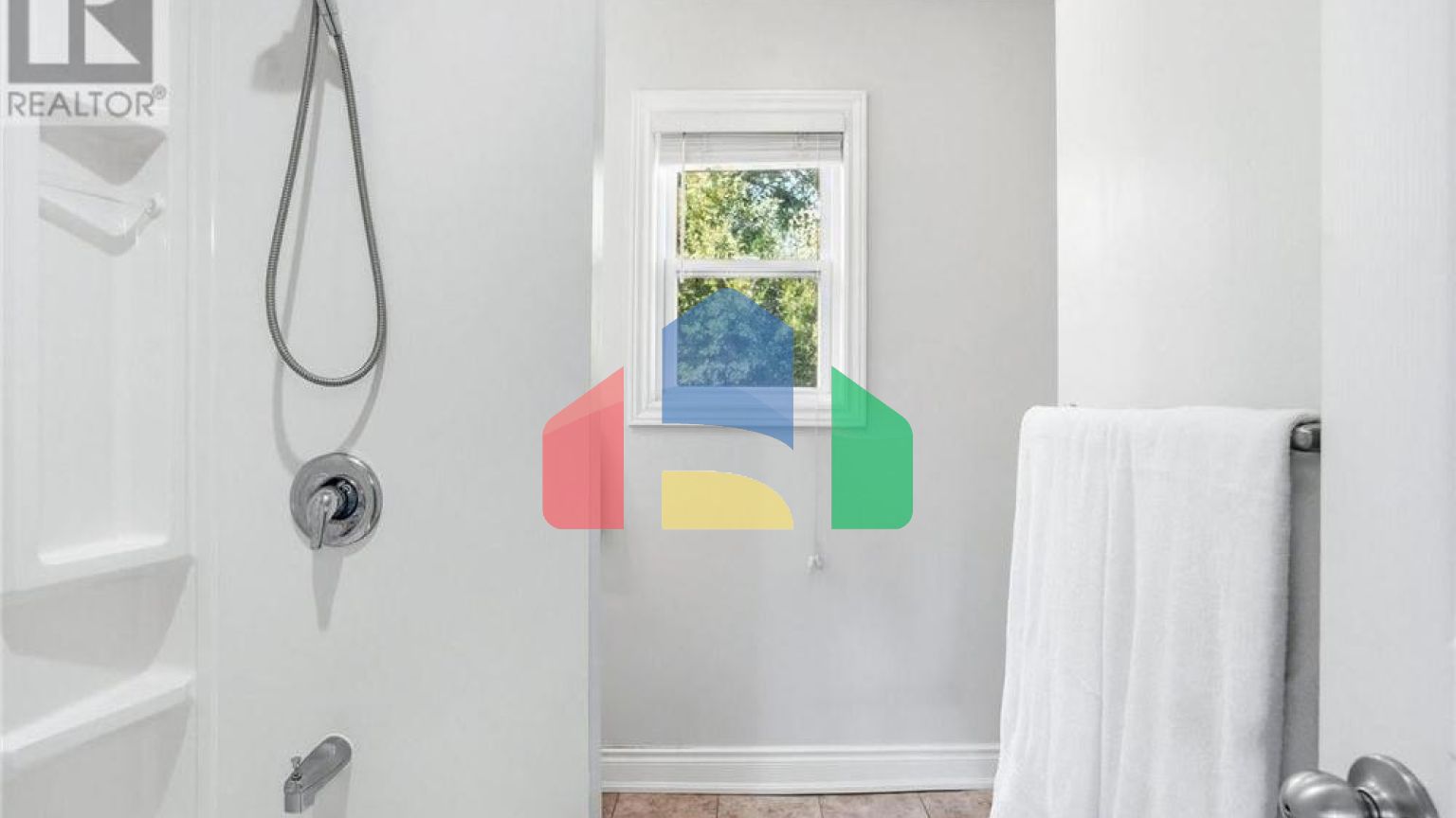 Residential - Single Family Home - Hamilton, Canada - Canada