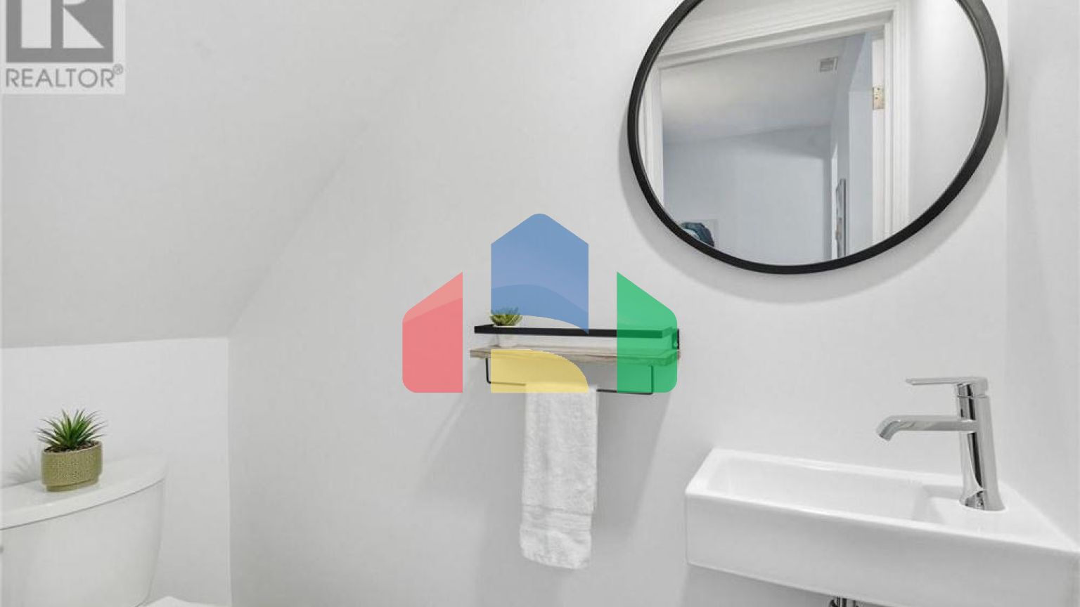 Residential - Single Family Home - Hamilton, Canada - Canada