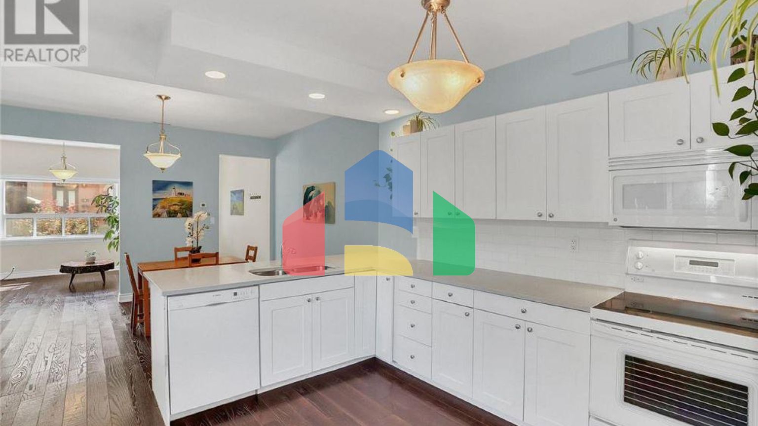 Residential - Single Family Home - Hamilton, Canada - Canada