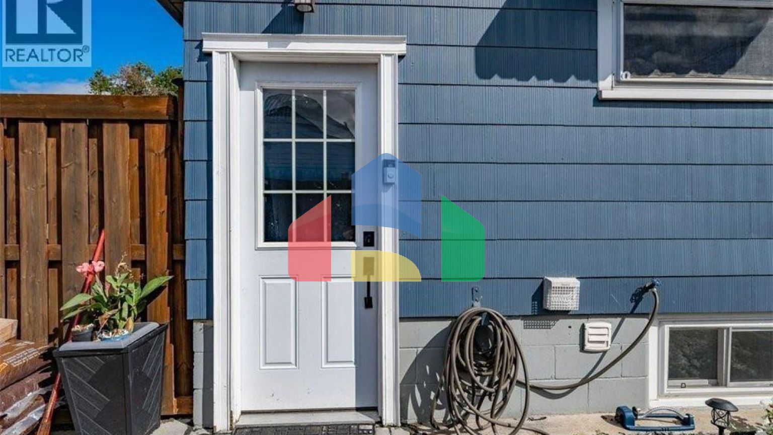 Residential - Single Family Home - Hamilton, Canada - Canada