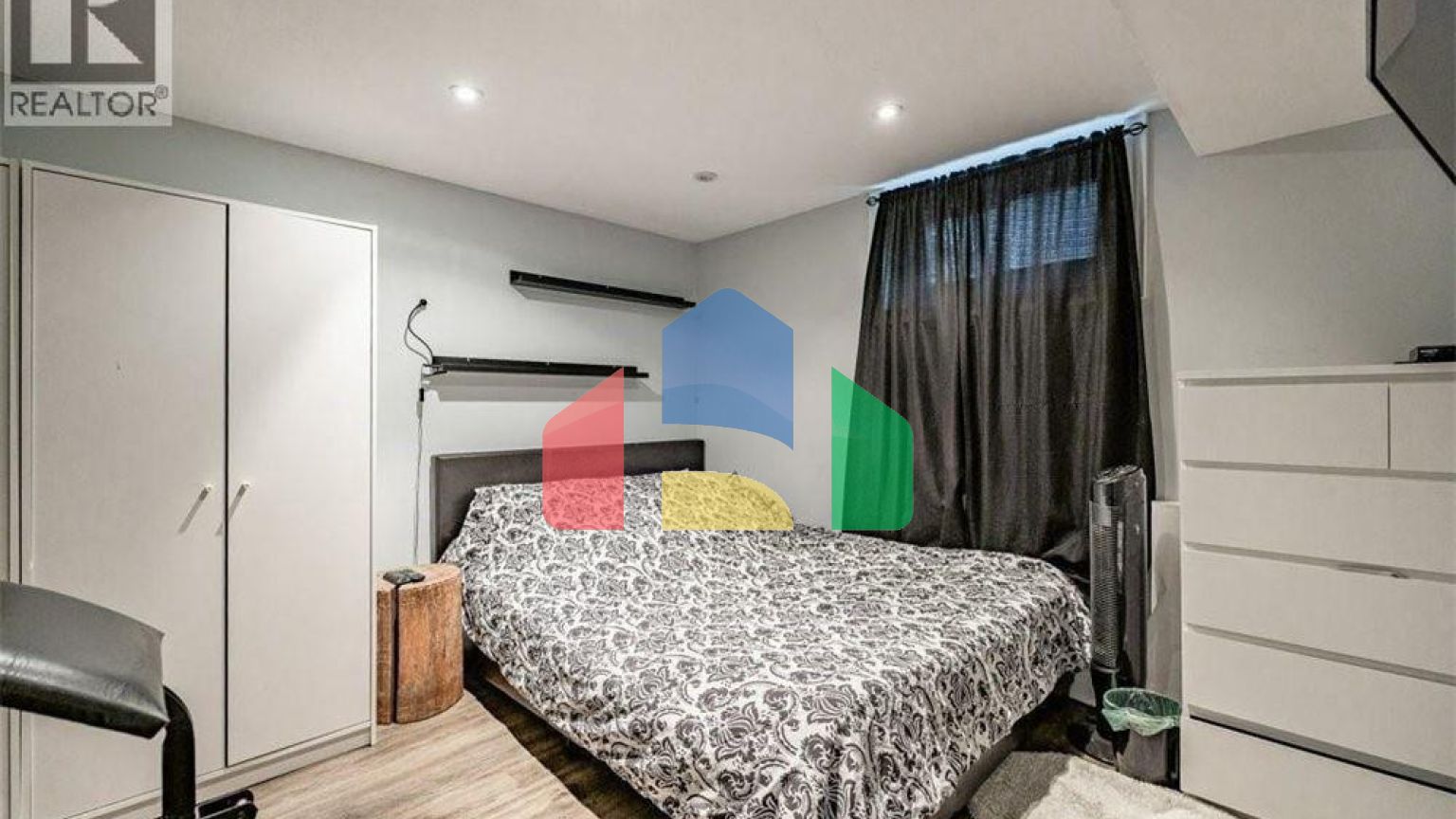 Residential - Single Family Home - Hamilton, Canada - Canada