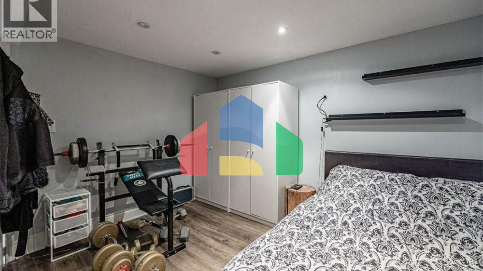 Residential - Single Family Home - Hamilton, Canada - Canada