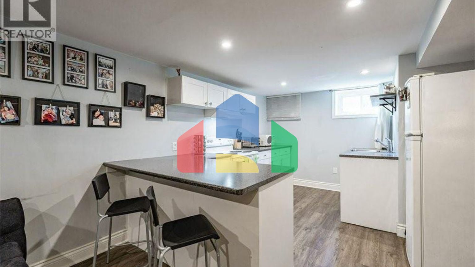 Residential - Single Family Home - Hamilton, Canada - Canada