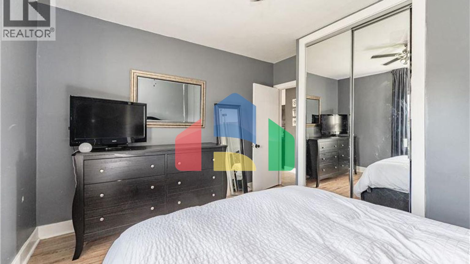 Residential - Single Family Home - Hamilton, Canada - Canada