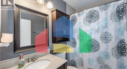 Residential - Single Family Home - Hamilton, Canada - Canada