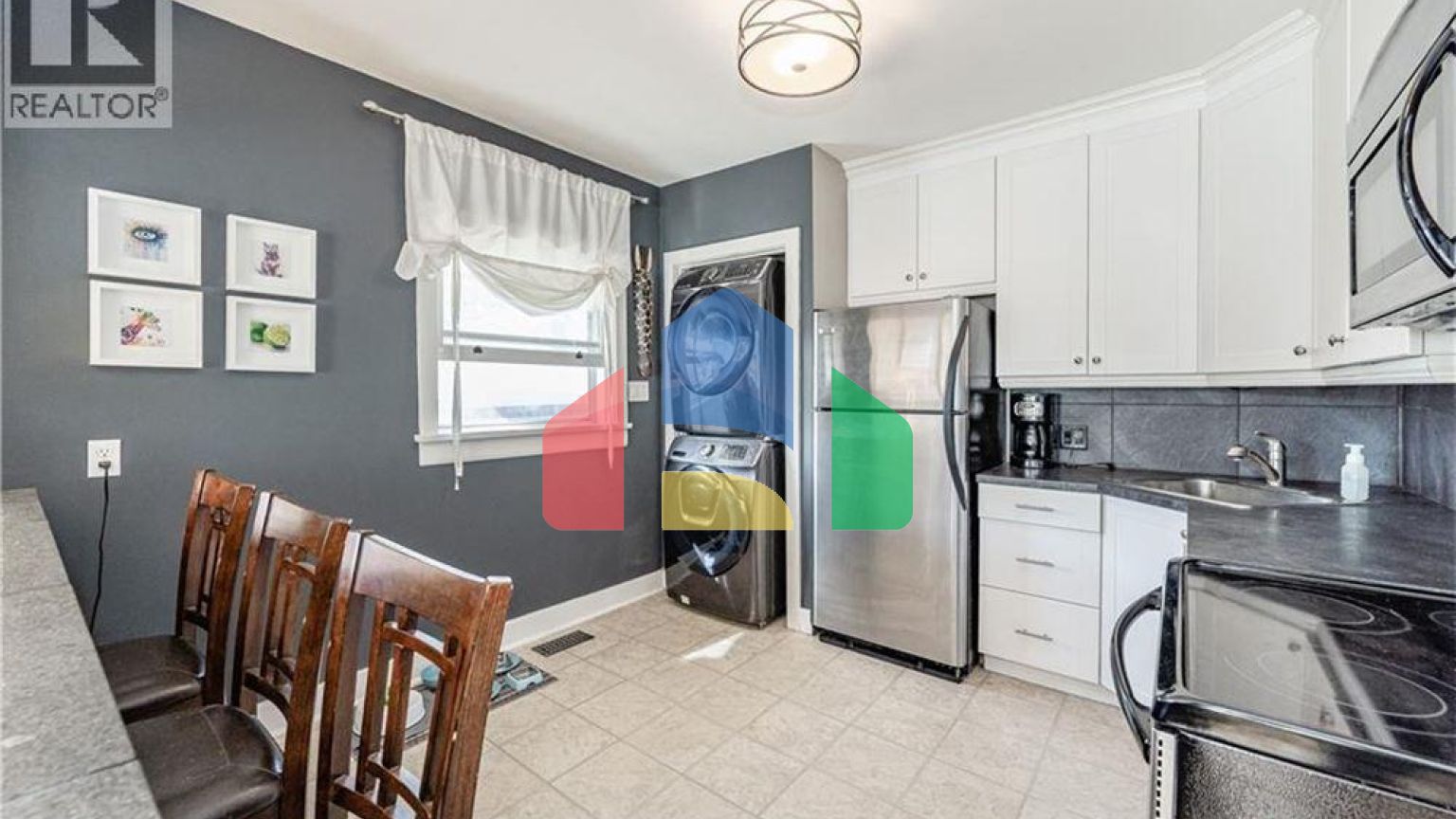 Residential - Single Family Home - Hamilton, Canada - Canada