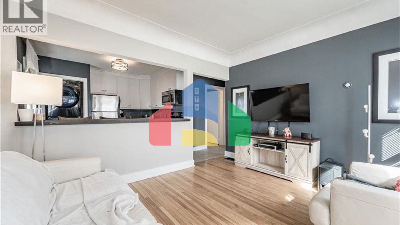 Residential - Single Family Home - Hamilton, Canada - Canada