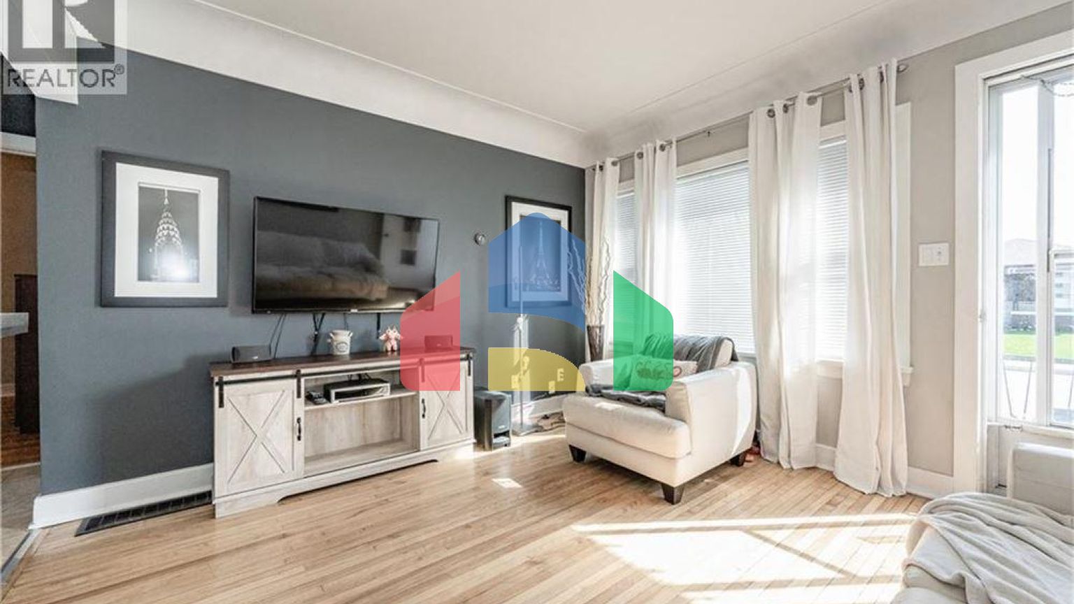 Residential - Single Family Home - Hamilton, Canada - Canada