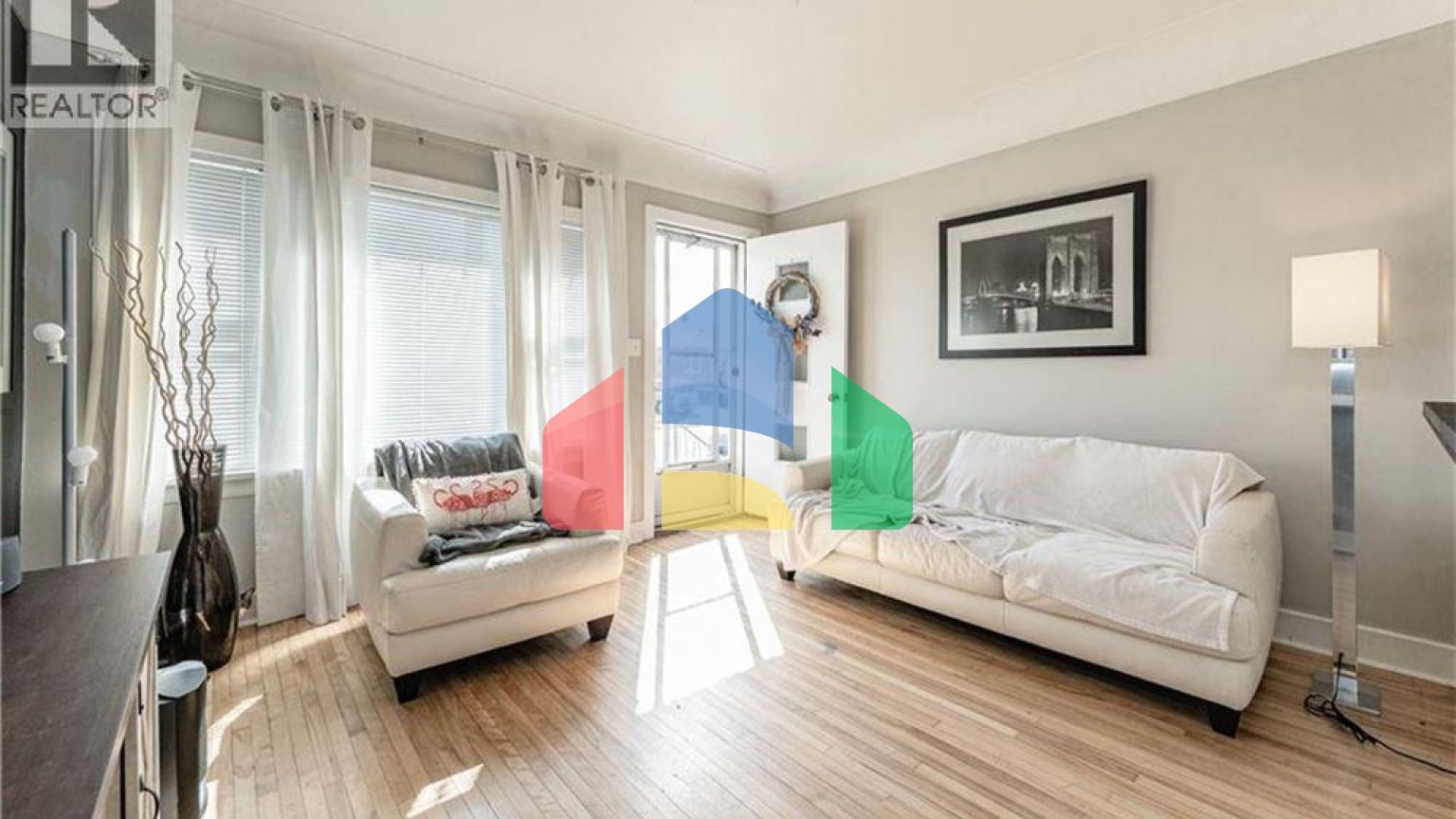 Residential - Single Family Home - Hamilton, Canada - Canada