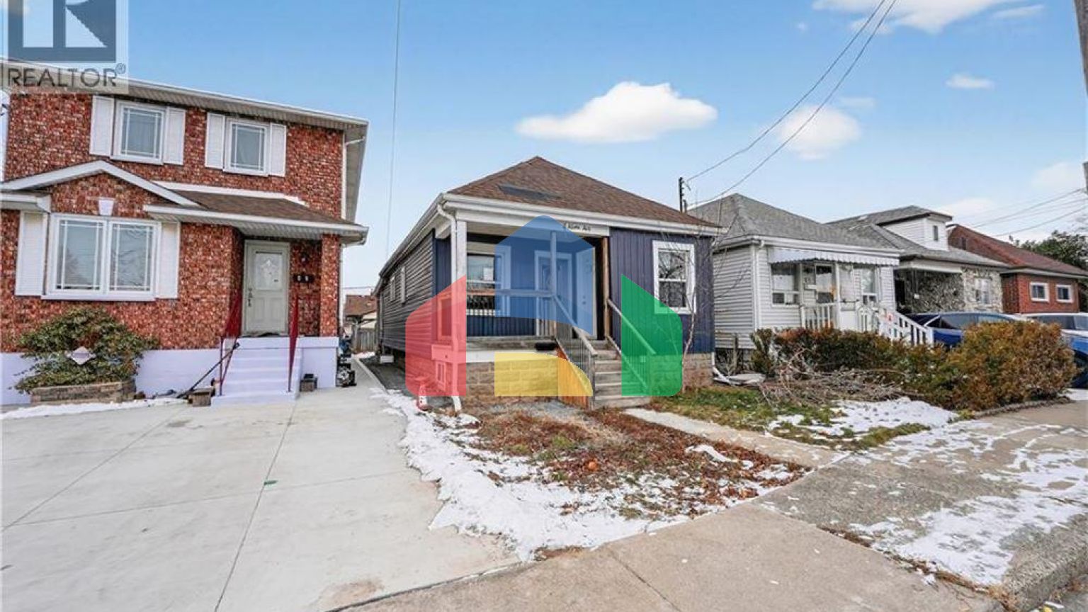 Residential - Single Family Home - Hamilton, Canada - Canada