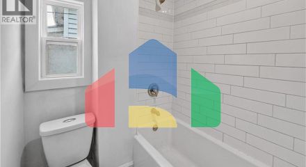 Residential - Single Family Home - Hamilton, Canada - Canada