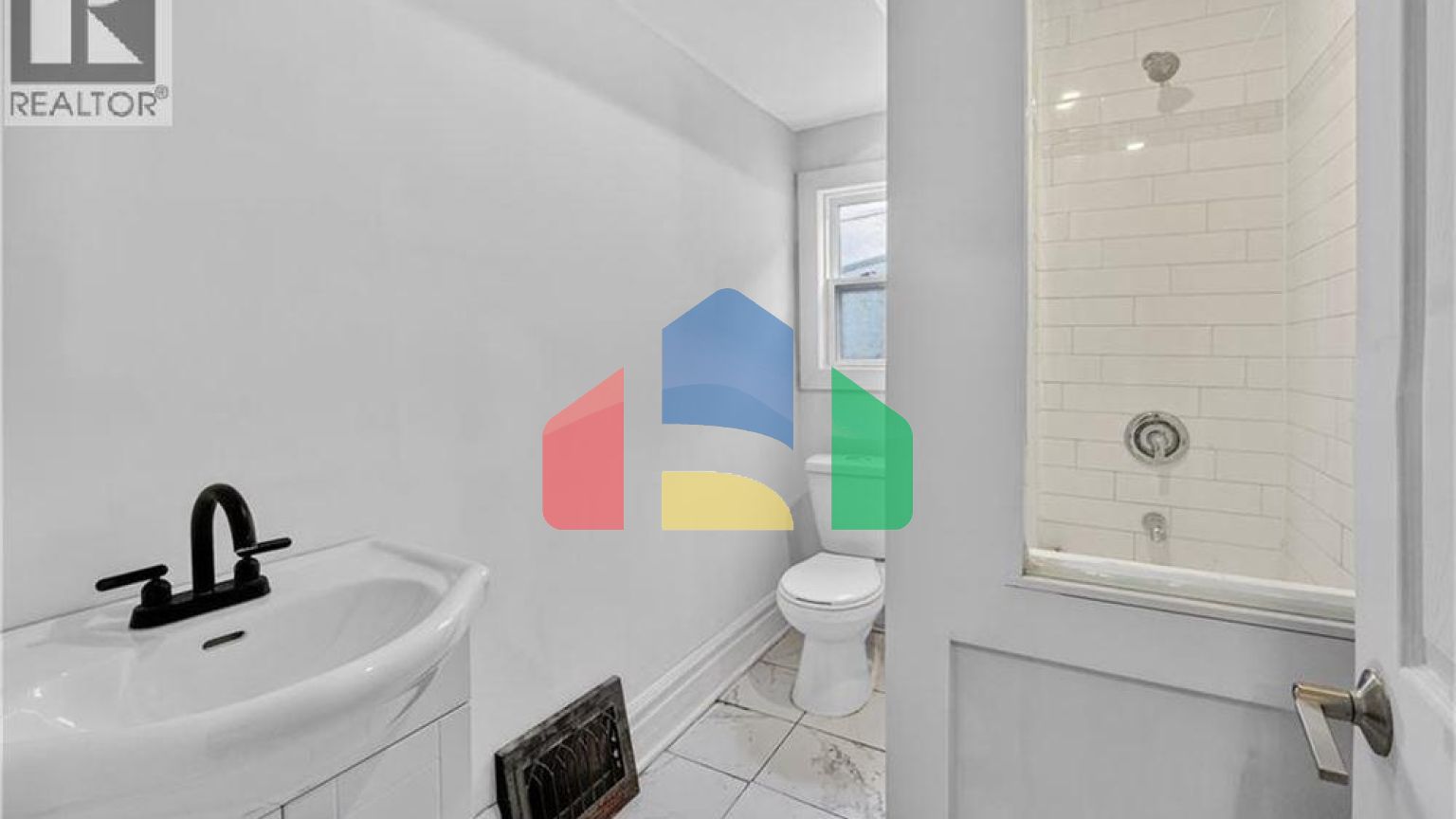 Residential - Single Family Home - Hamilton, Canada - Canada