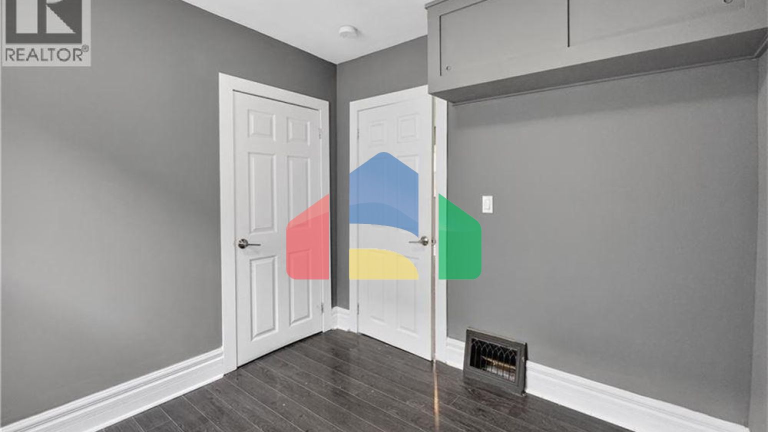 Residential - Single Family Home - Hamilton, Canada - Canada