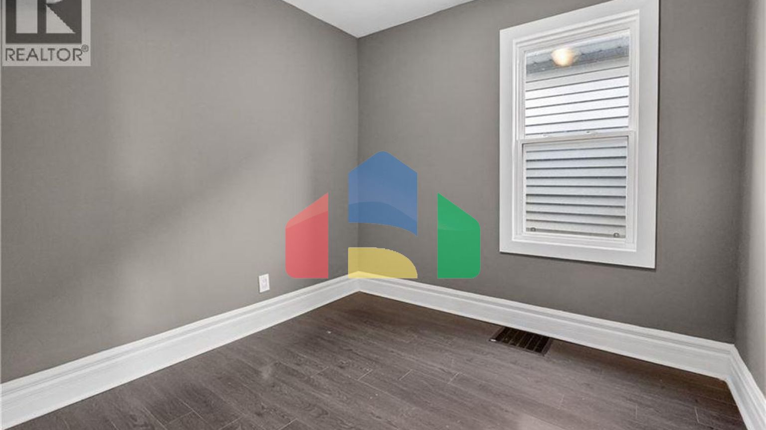 Residential - Single Family Home - Hamilton, Canada - Canada