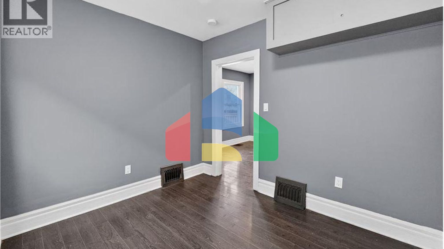 Residential - Single Family Home - Hamilton, Canada - Canada