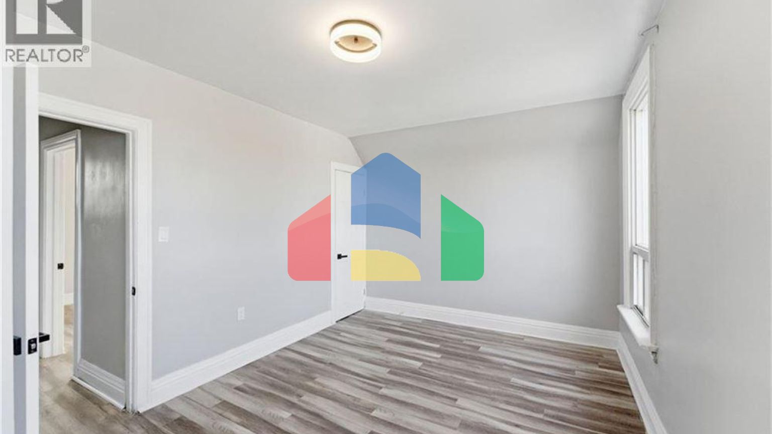 Residential - Single Family Home - Hamilton, Canada - Canada