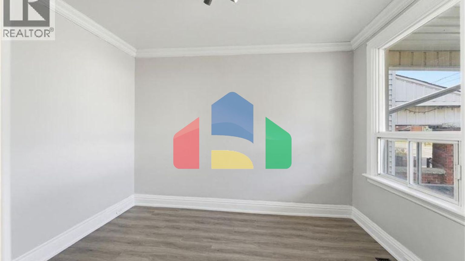 Residential - Single Family Home - Hamilton, Canada - Canada