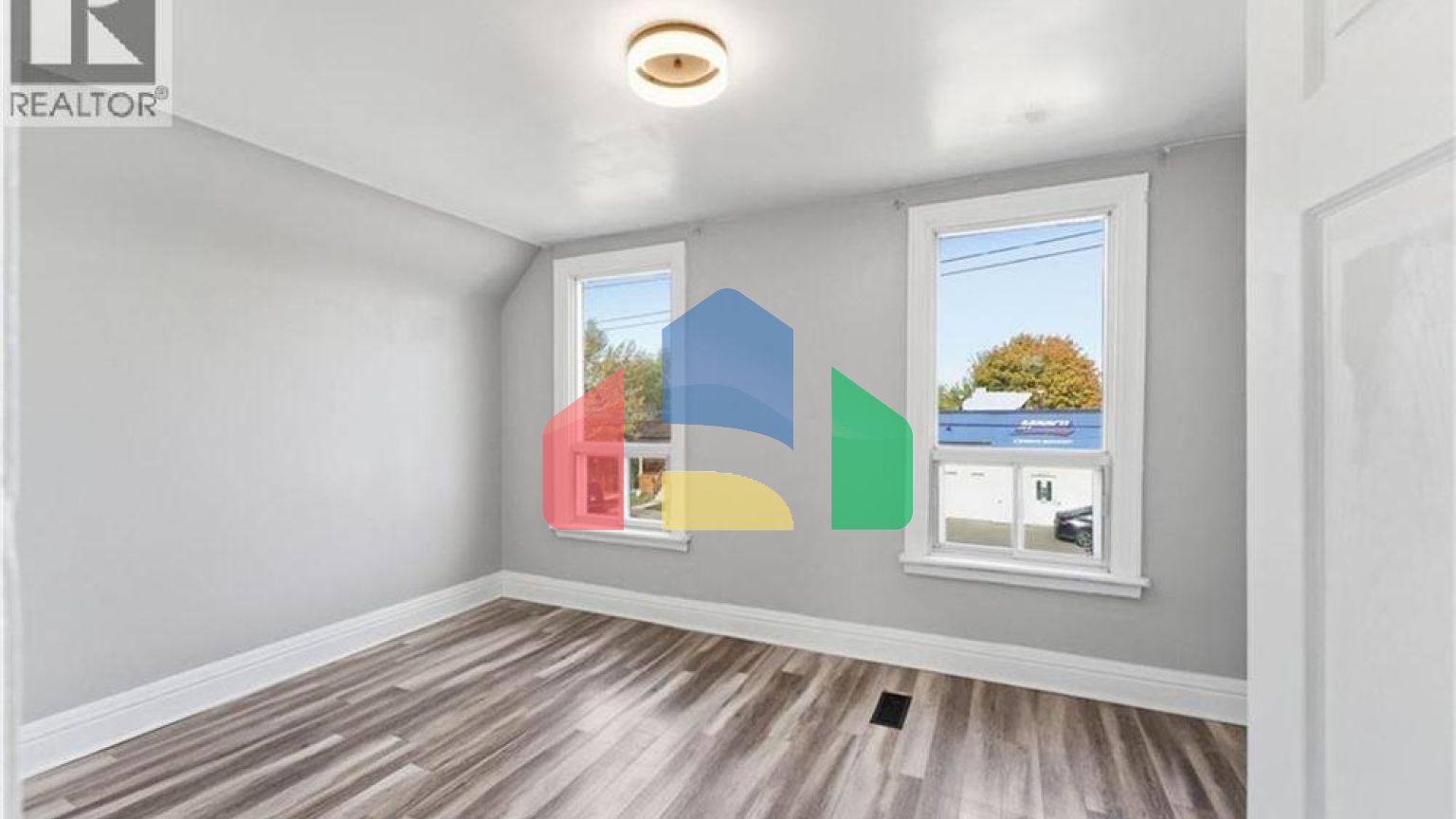 Residential - Single Family Home - Hamilton, Canada - Canada