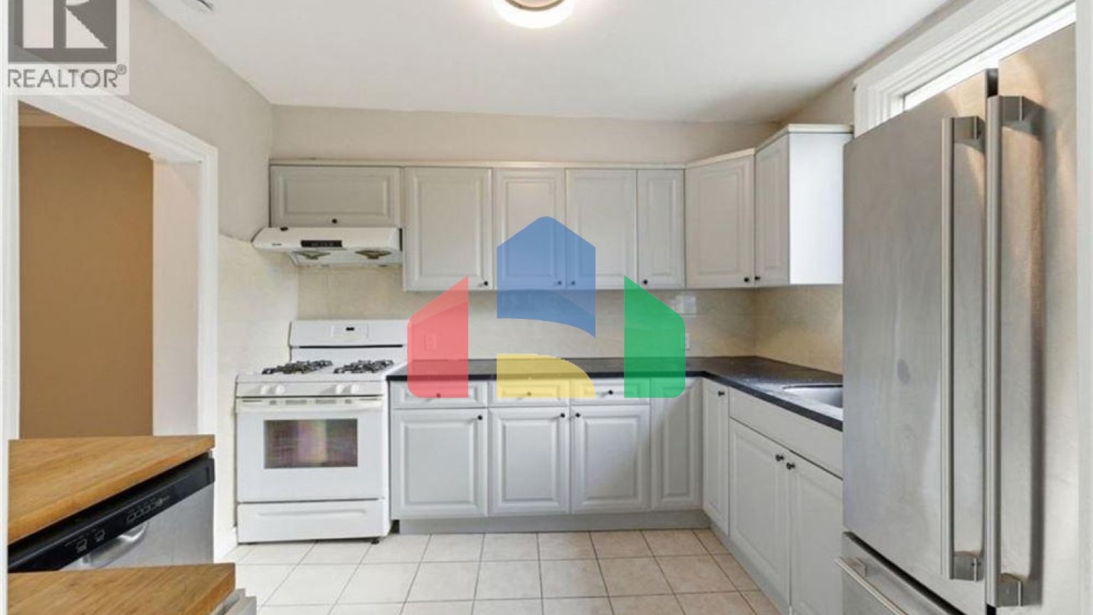 Residential - Single Family Home - Hamilton, Canada - Canada