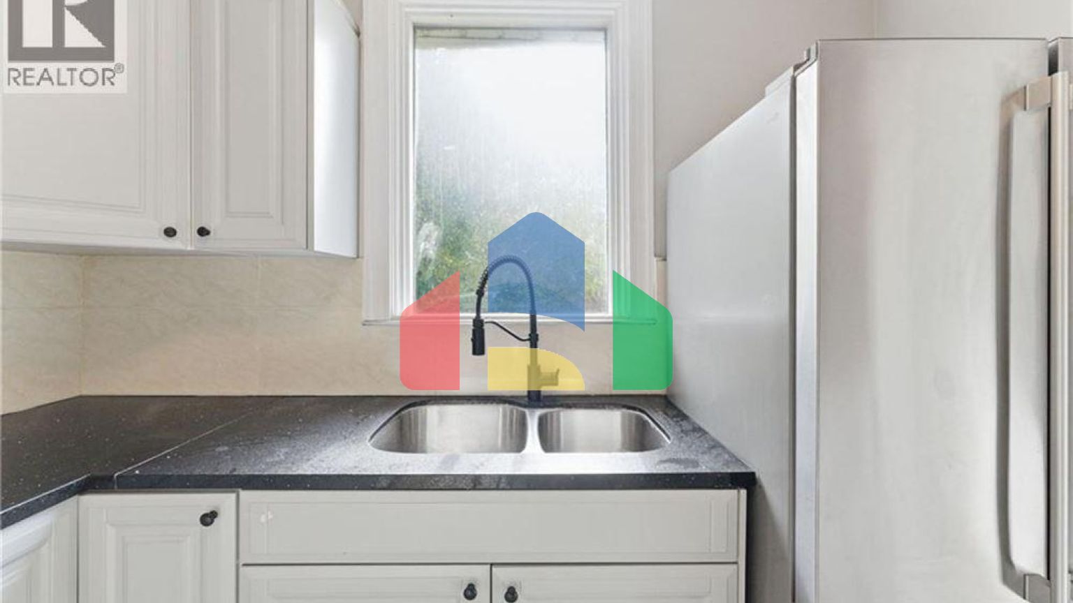 Residential - Single Family Home - Hamilton, Canada - Canada