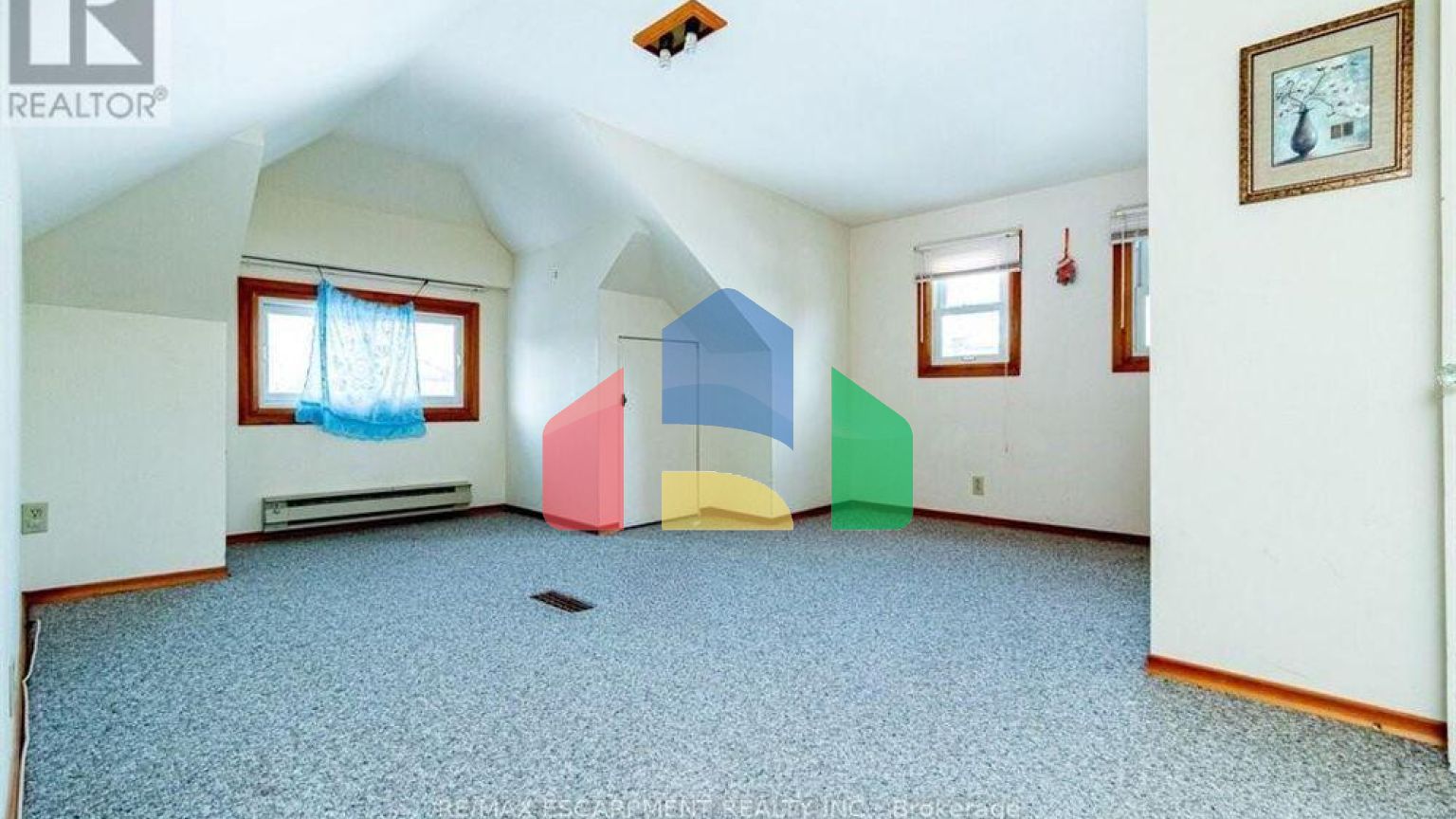 Residential - Single Family Home - Hamilton, Canada - Canada