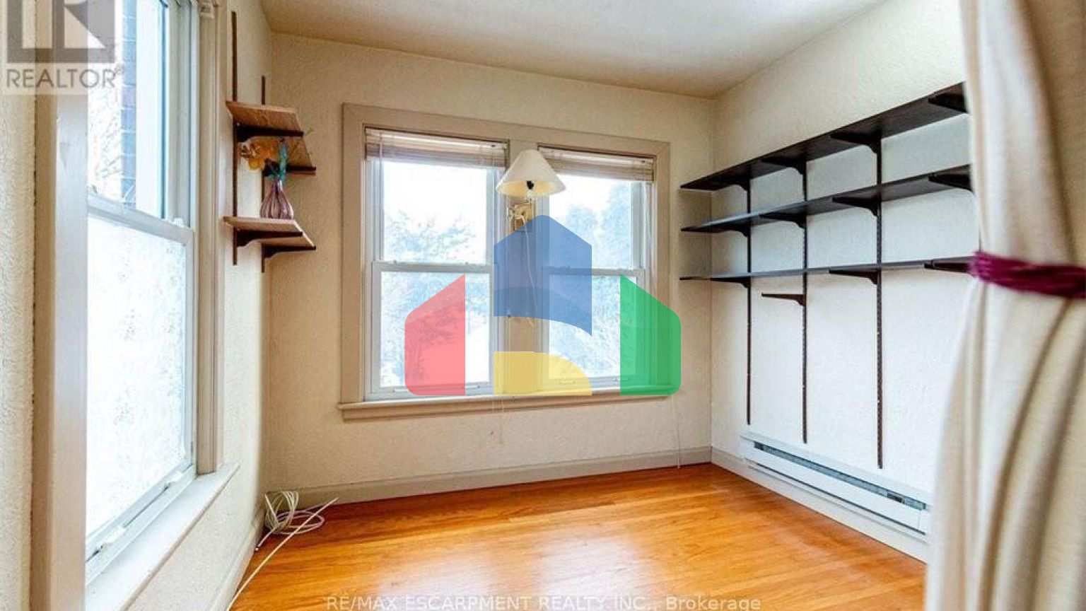 Residential - Single Family Home - Hamilton, Canada - Canada