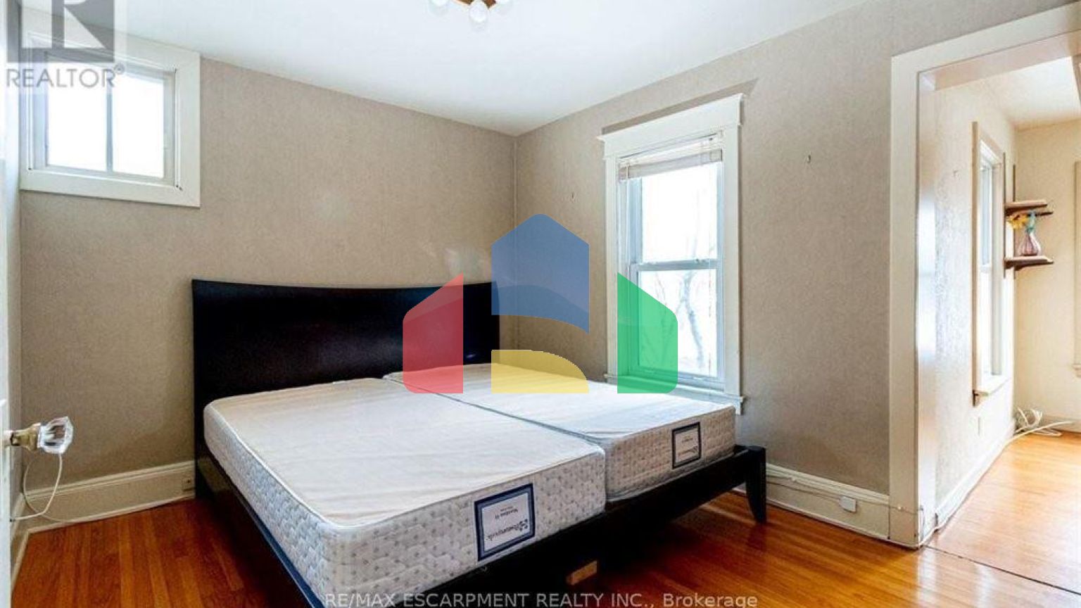 Residential - Single Family Home - Hamilton, Canada - Canada