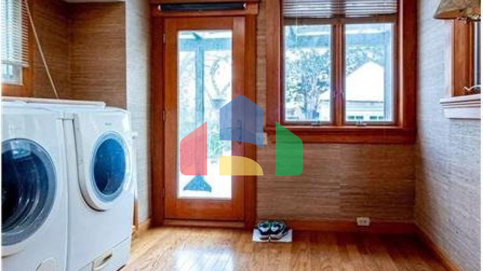 Residential - Single Family Home - Hamilton, Canada - Canada