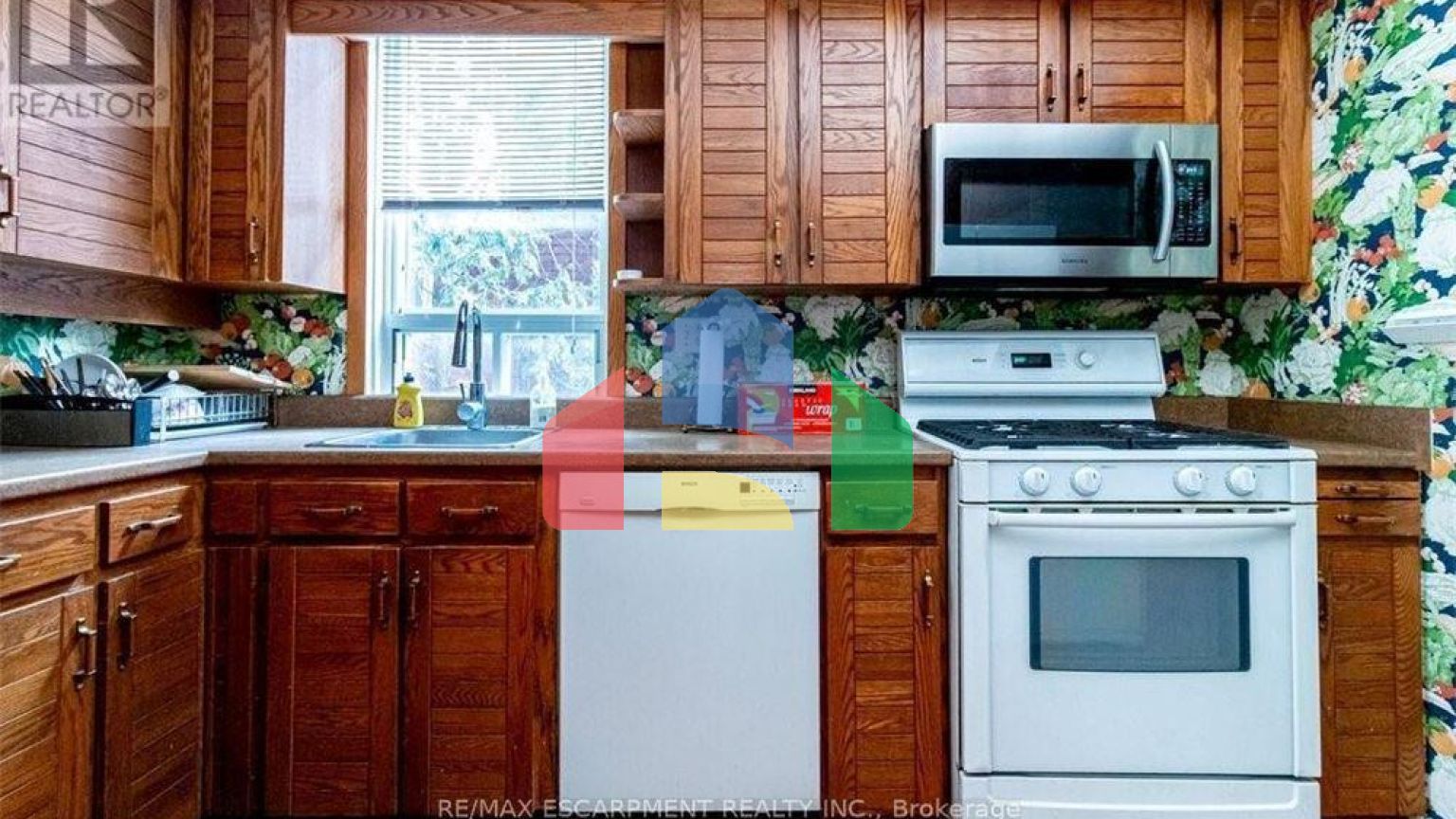 Residential - Single Family Home - Hamilton, Canada - Canada