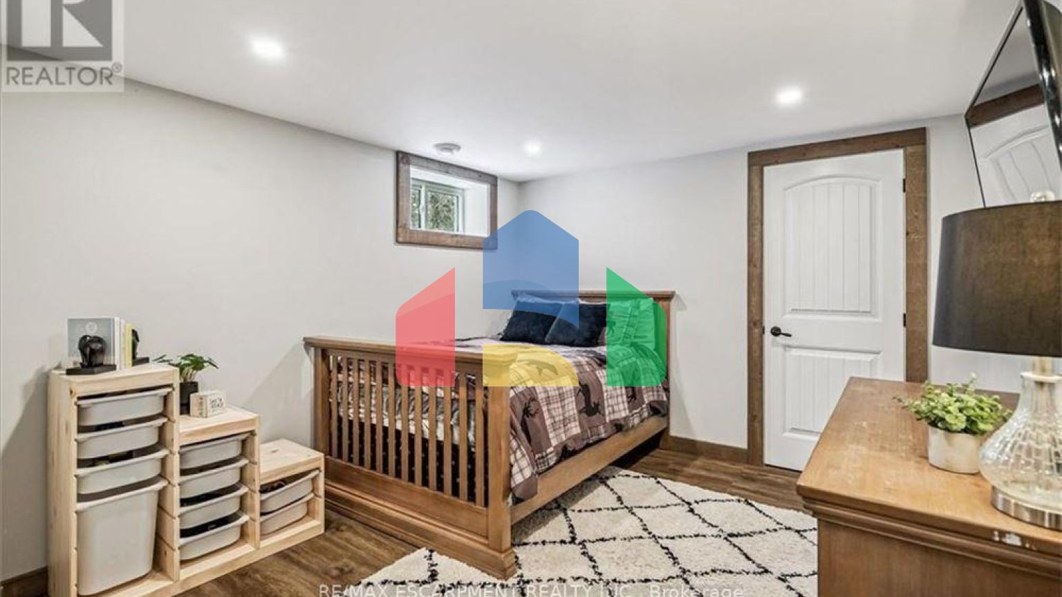 Residential - Single Family Home - Hamilton, Canada - Canada