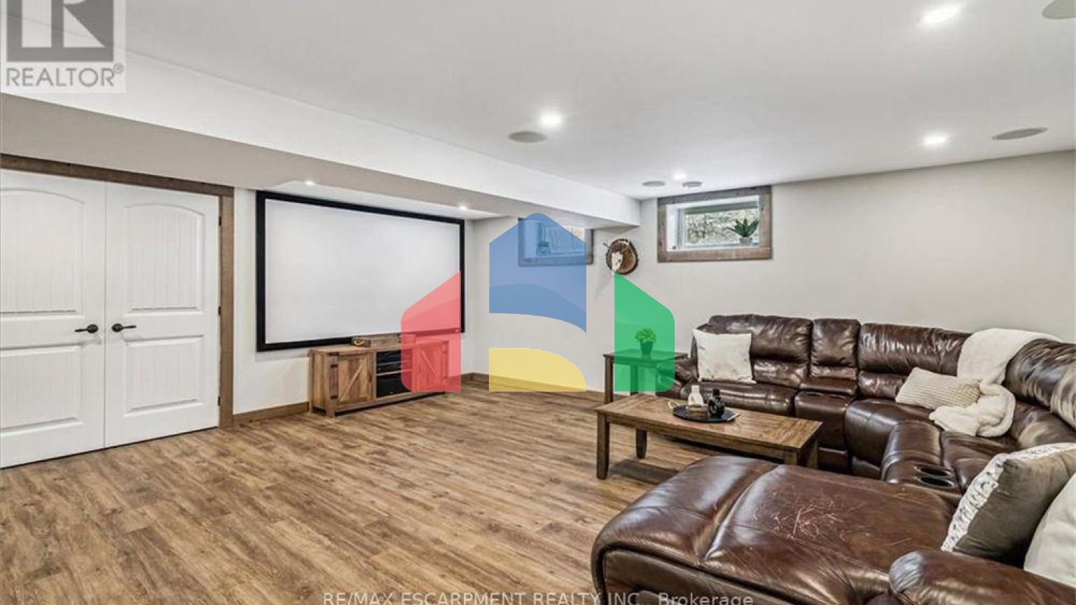 Residential - Single Family Home - Hamilton, Canada - Canada