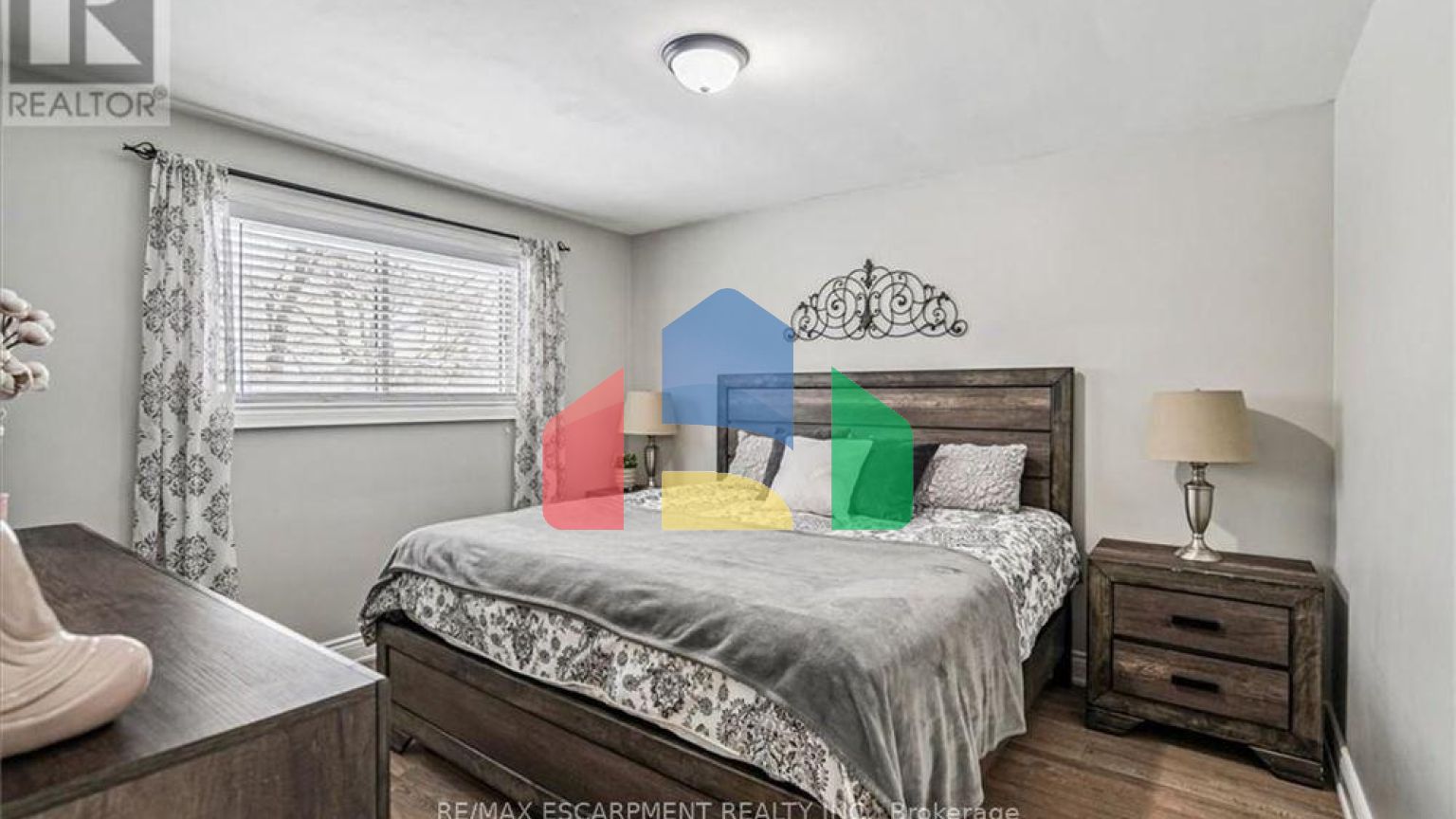 Residential - Single Family Home - Hamilton, Canada - Canada