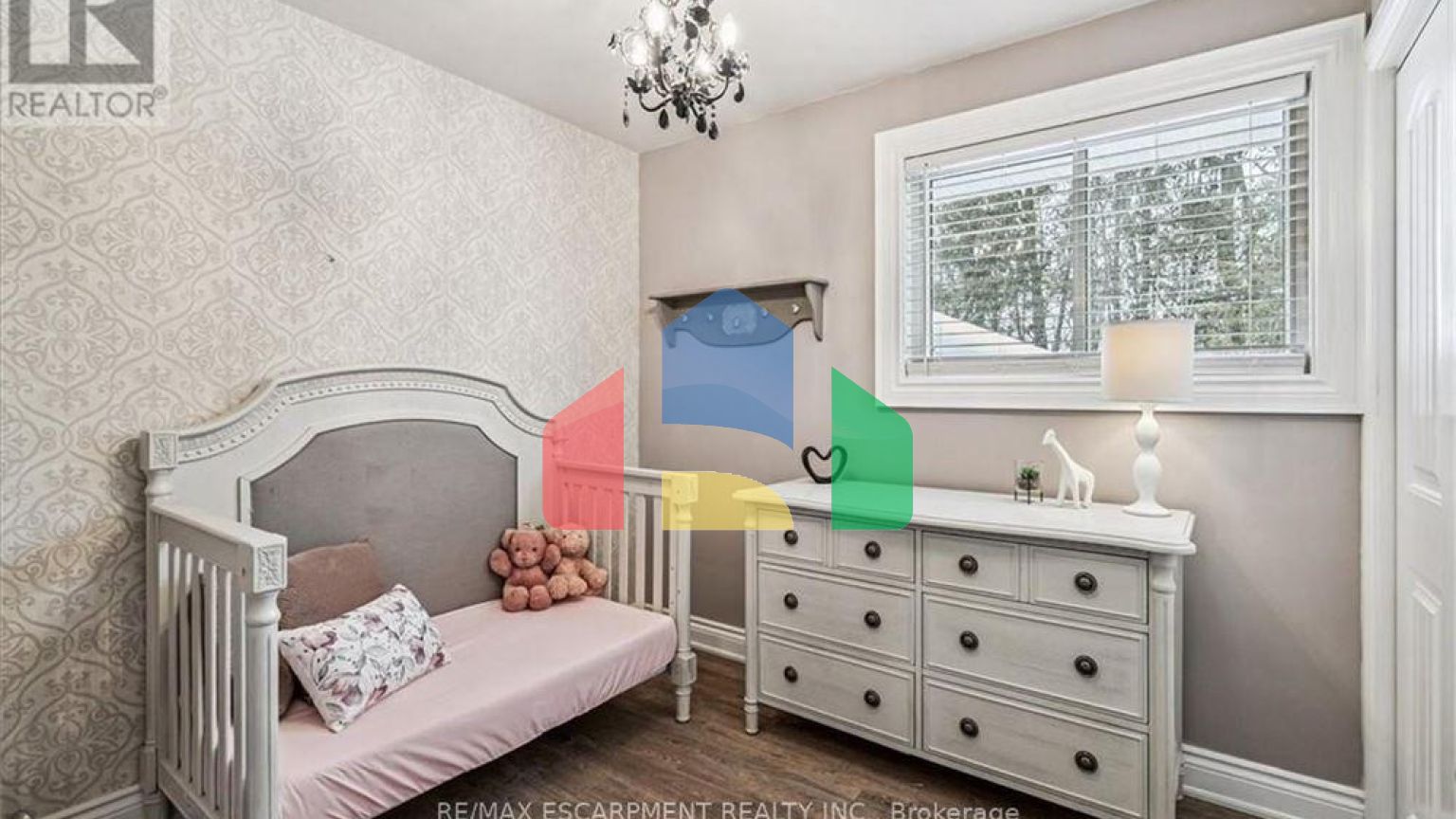 Residential - Single Family Home - Hamilton, Canada - Canada