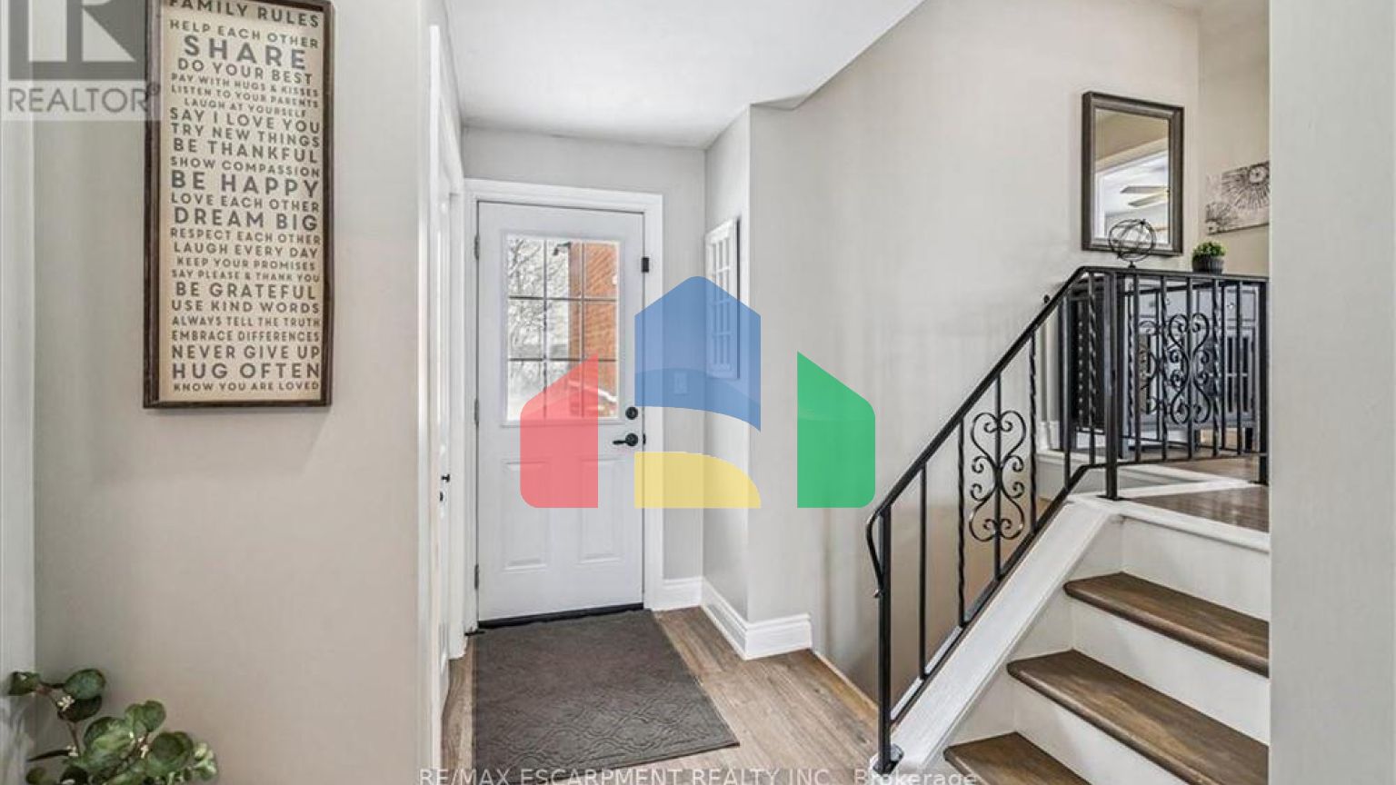 Residential - Single Family Home - Hamilton, Canada - Canada