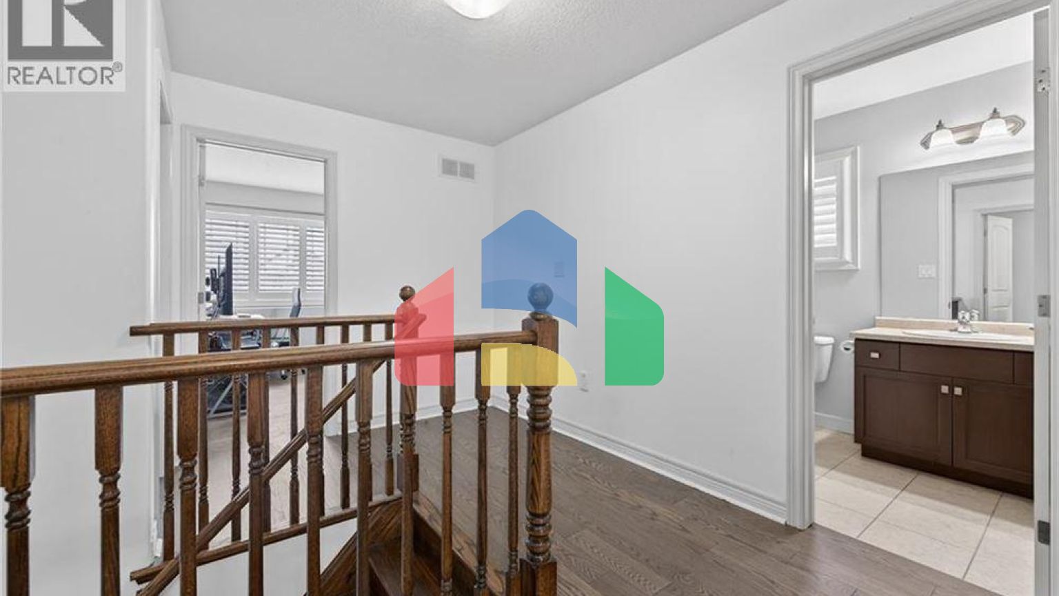 Residential - Single Family Home - Hamilton, Canada - Canada