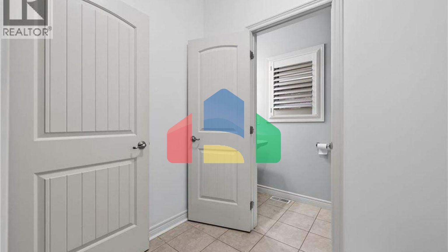 Residential - Single Family Home - Hamilton, Canada - Canada