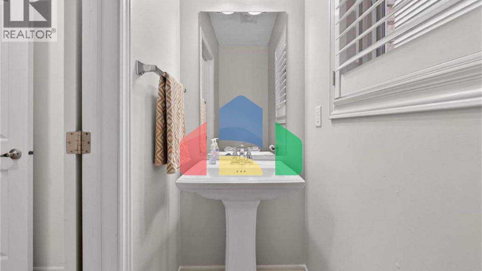 Residential - Single Family Home - Hamilton, Canada - Canada