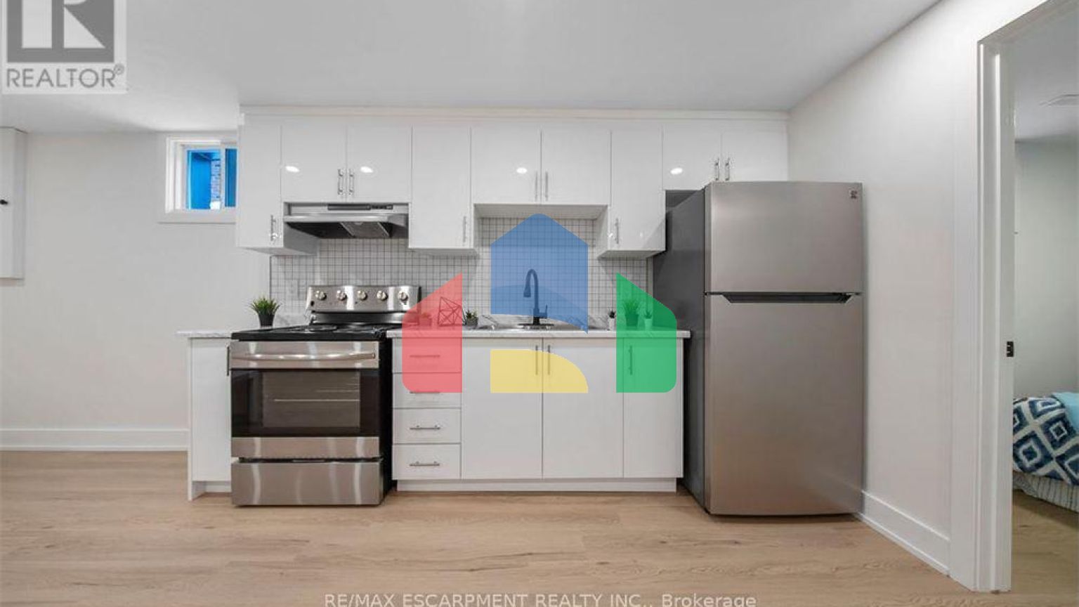 Residential - Single Family Home - Hamilton, Canada - Canada