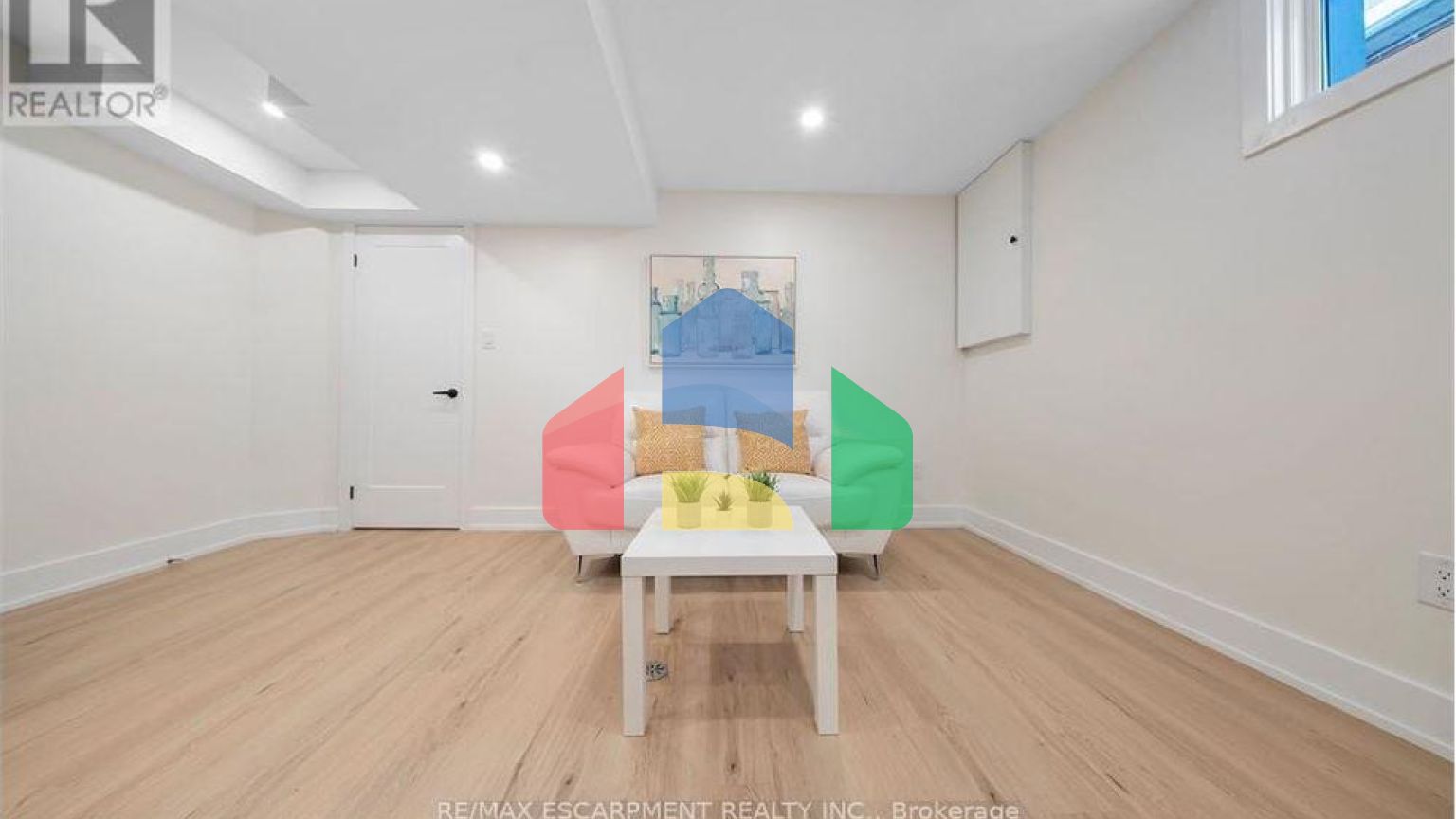 Residential - Single Family Home - Hamilton, Canada - Canada