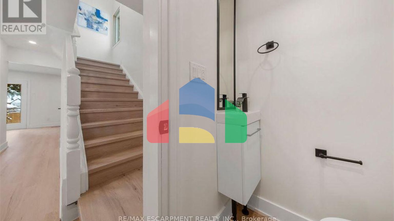 Residential - Single Family Home - Hamilton, Canada - Canada